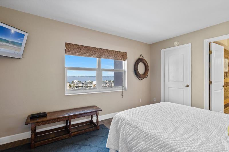 Regency Towers Unit 701W - image 35