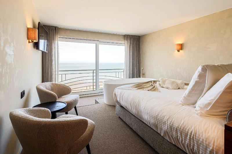 Junior Suite with Sea View - Pet Free Room image 1