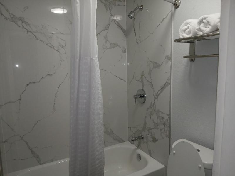 Junior King Suite - Non-Smoking image 1