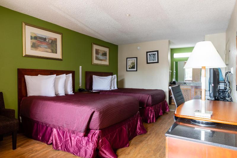Deluxe Double Room image 2