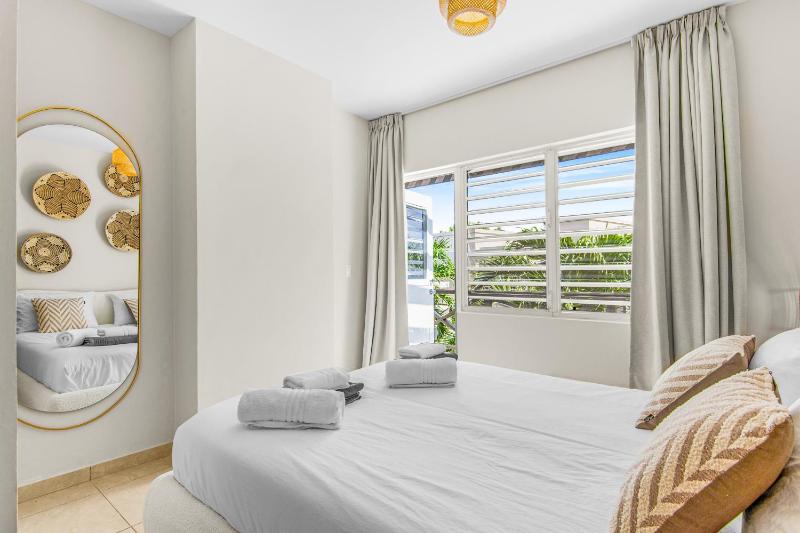 Bliss Sunset Apartment - image 28
