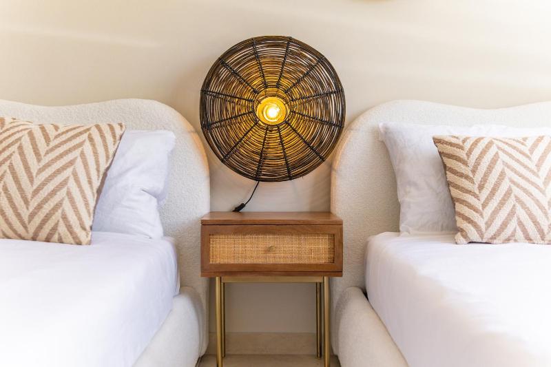 Bliss Sunset Apartment - image 8