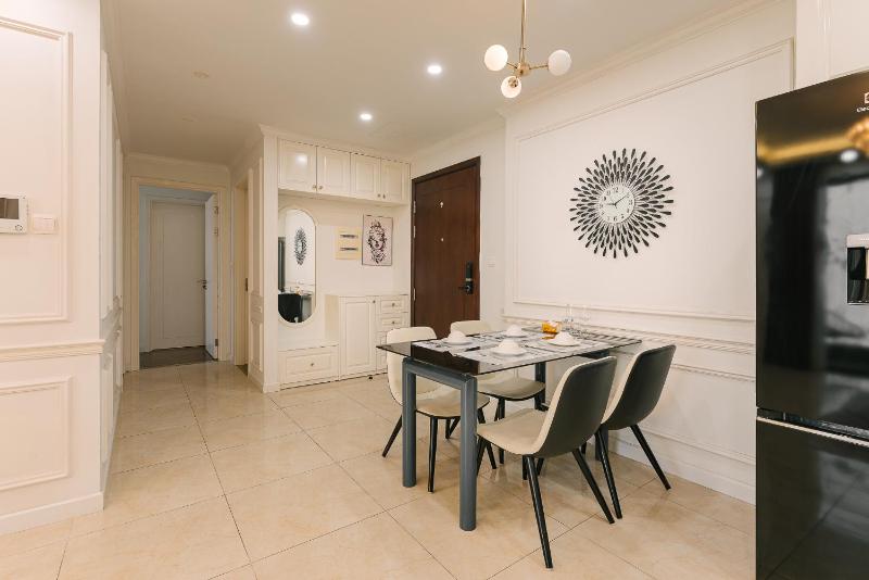 Vinhomes D'Capitale 2-bed | Bath tub | Lake View - image 8