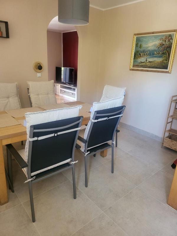 Three-Bedroom Apartment with Terrace image 4