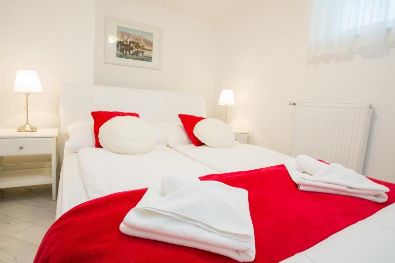 One-Bedroom Apartment image 3