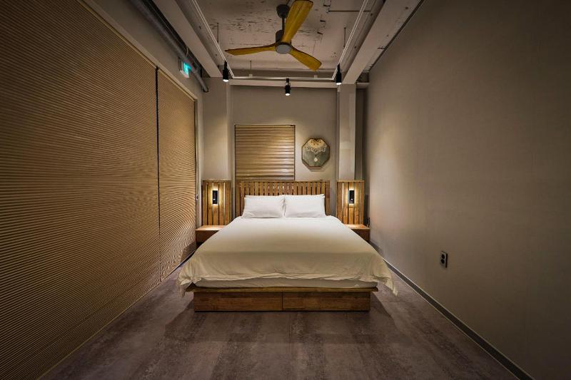 L9 Tailored Service Home near Hongik Univ Station - image 7