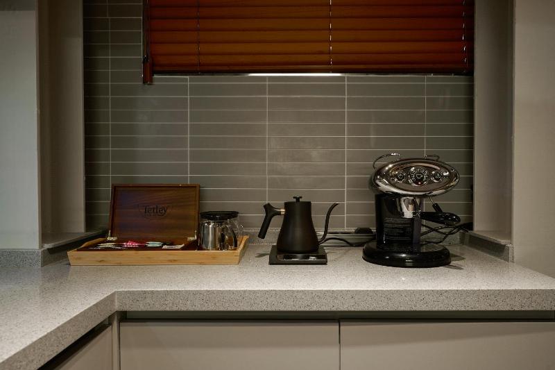 L9 Tailored Service Home near Hongik Univ Station - image 10