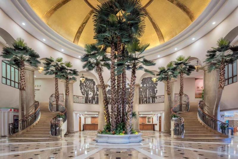 Saint Tropez Hotel - image 3