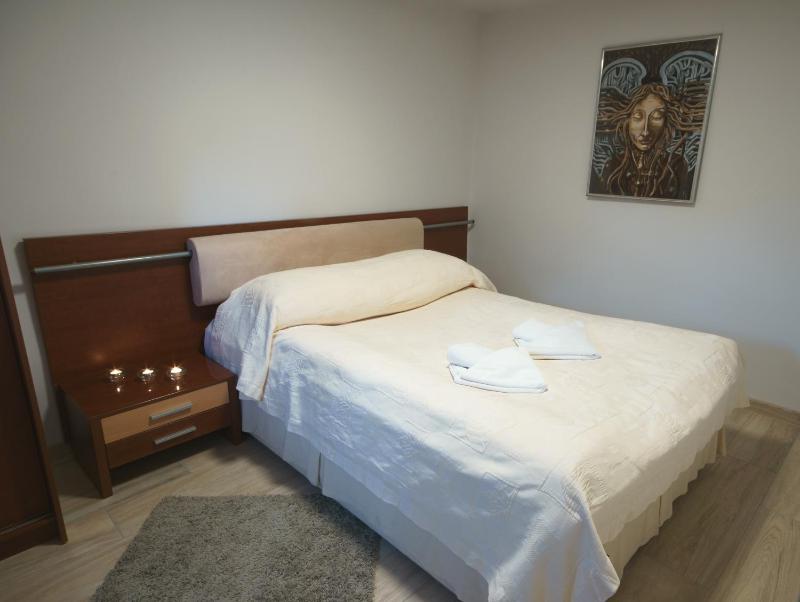 Studio Apartment (2 Adults) image 4