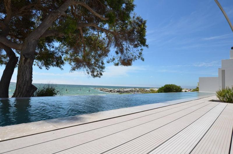 Beach Tower House Luxury Beachfront Villa - image 11