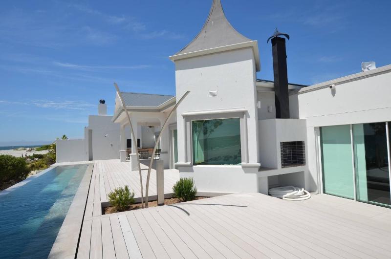 Beach Tower House Luxury Beachfront Villa - image 7
