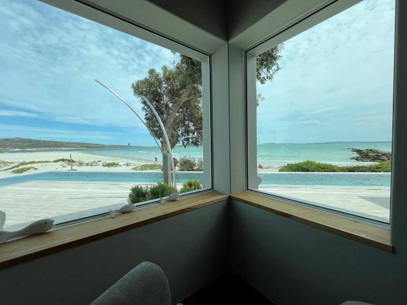 Beach Tower House Luxury Beachfront Villa - image 13