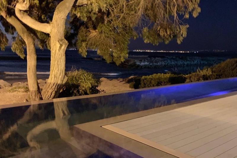Beach Tower House Luxury Beachfront Villa - image 8