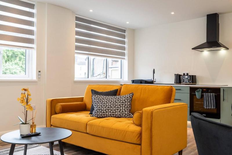 Aurum 6 - Chic 1BR Stay by DMU City Centre - image 14