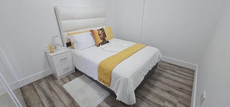 247 Luxury Stays - image 15
