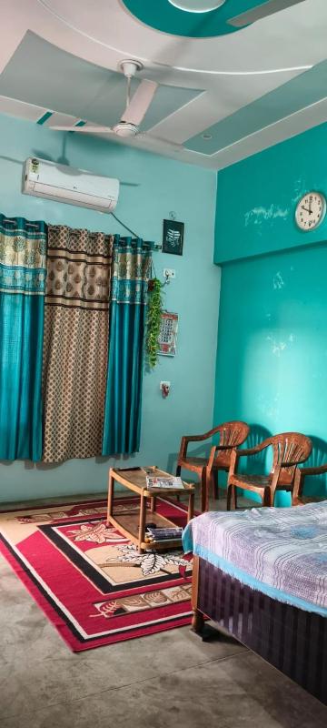 Daya Home Stay 1 km to Sangam Mahakumbh - image 14