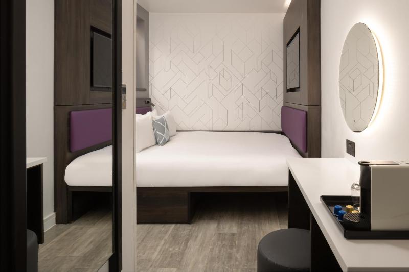 Windowless Efficient King Room image 1