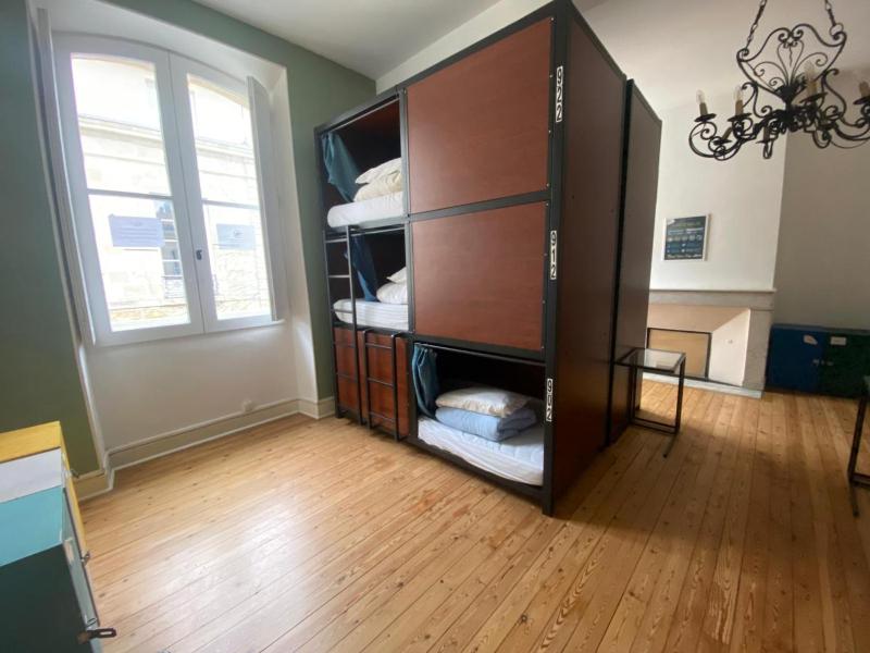 Bed in 10-Bed Mixed Dormitory Room image 3