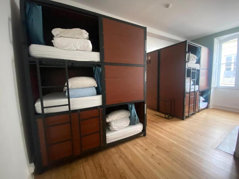 Bed in 10-Bed Mixed Dormitory Room image 1