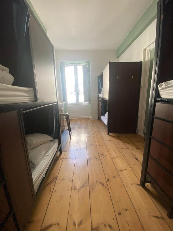 Bed in 6-Bed Mixed Dormitory Room image 4