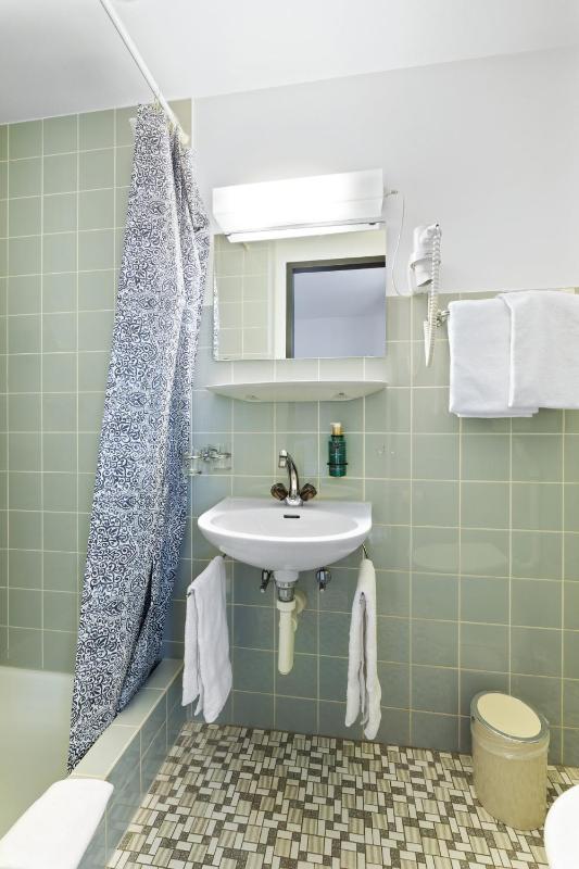 Cozy with Kitchen image 2