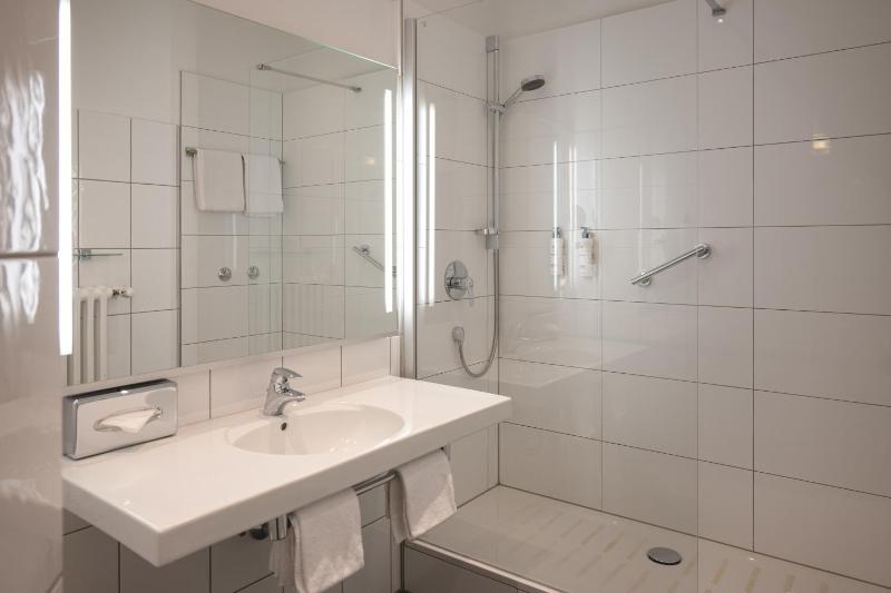 Double Room with Partial River View without balcony image 2