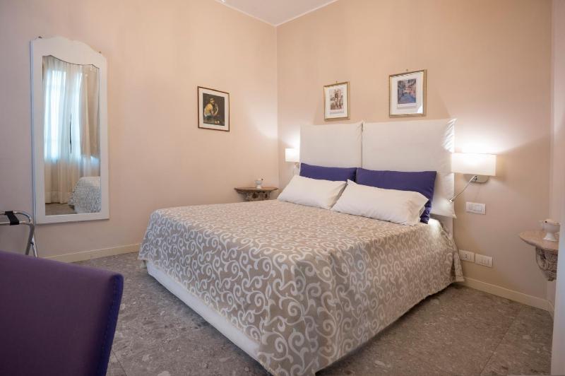 Porta Di Mezzo Luxury Suites & Rooms - image 27
