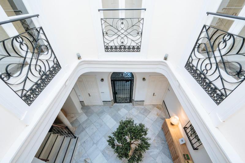 One-Bedroom Apartment with Balcony image 3