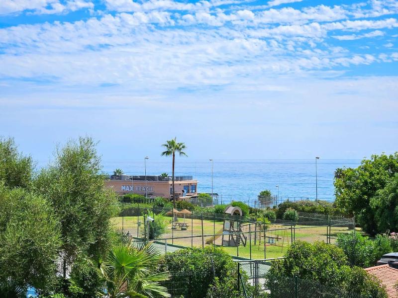 Modern 2 bed apartment Riviera close to the beach - image 23