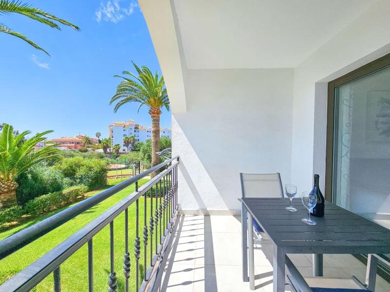 Modern 2 bed apartment Riviera close to the beach - image 13