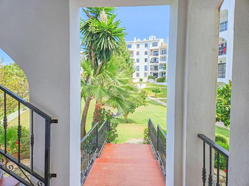Modern 2 bed apartment Riviera close to the beach - image 32