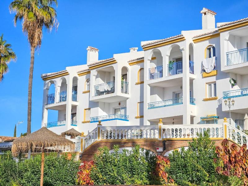 600 metre walk to the beach Riviera del Sol - image 8