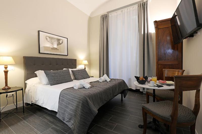 Superior Double Room image 3