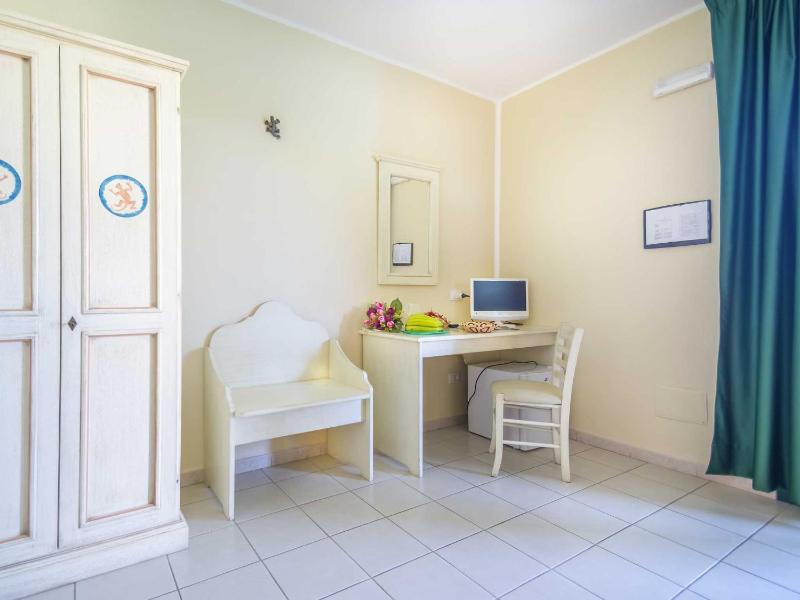 Superior Double Room image 3