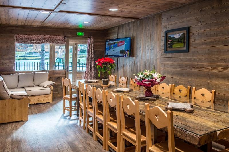 Holiday Apartment for Group (17 Adults) image 1