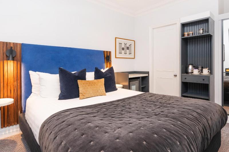 Superior Double Room - Basement image 2