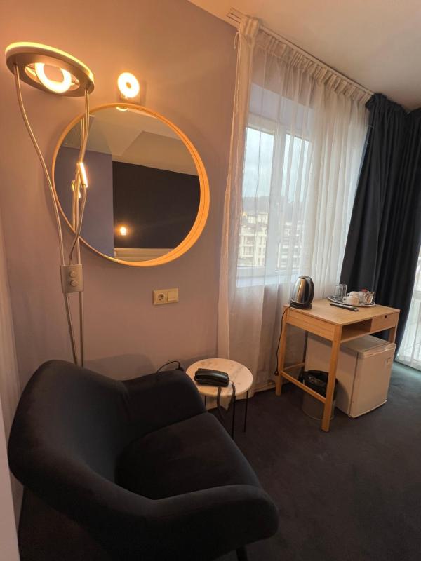Double Room with Balcony image 4