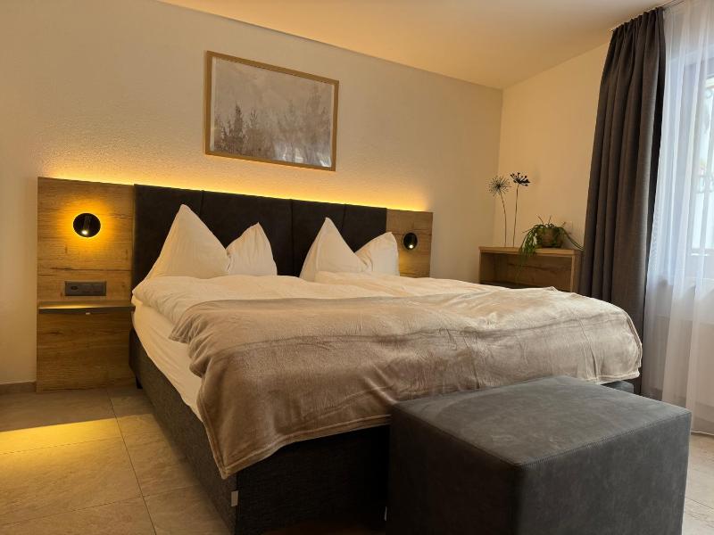 Two-Bedroom Apartment with Balcony and Terrace image 3