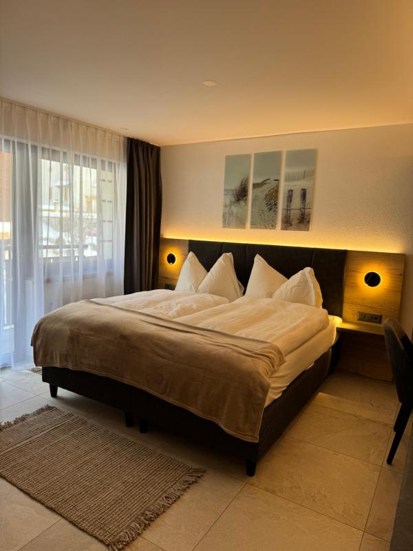 Two-Bedroom Apartment with Balcony and Terrace image 2