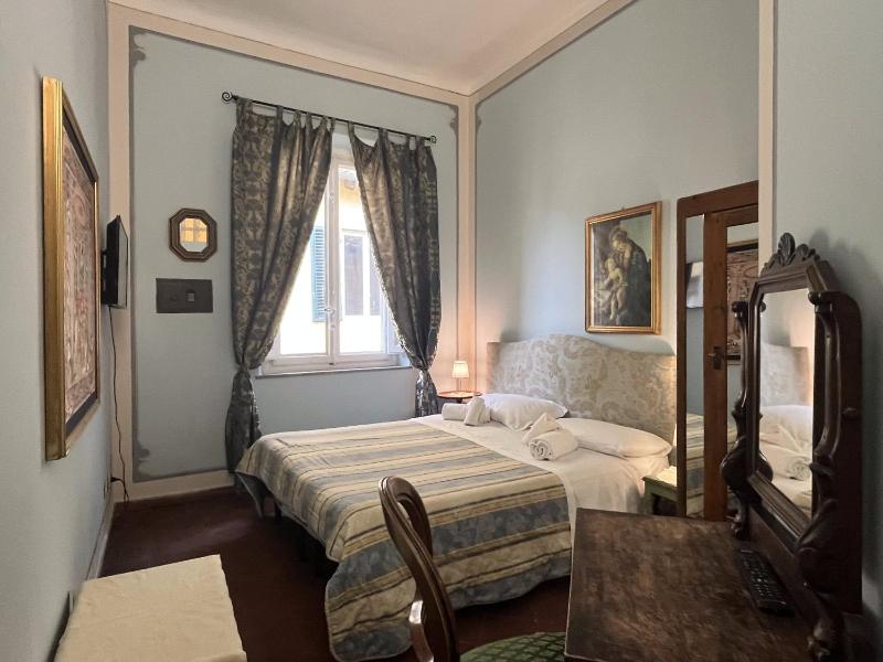 Standard Double Room image 1