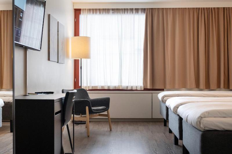 Standard Triple Room image 3