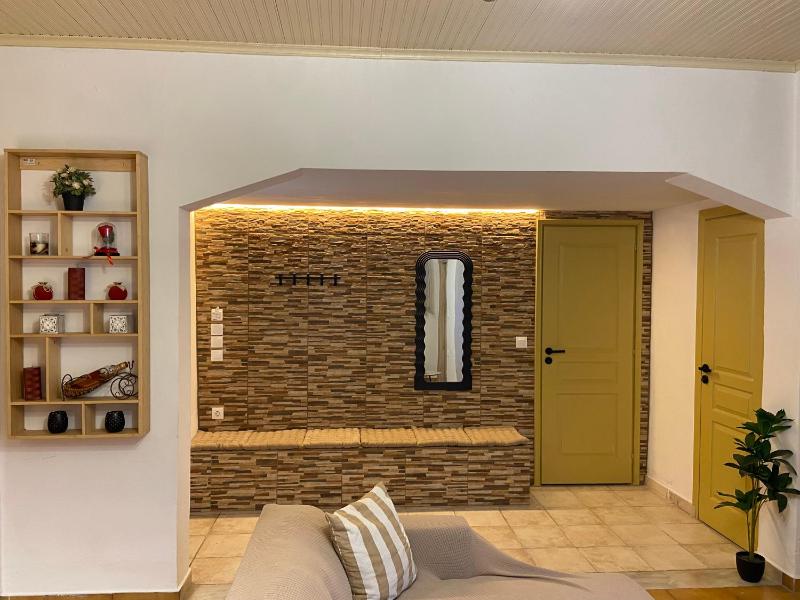 One-Bedroom Apartment image 4