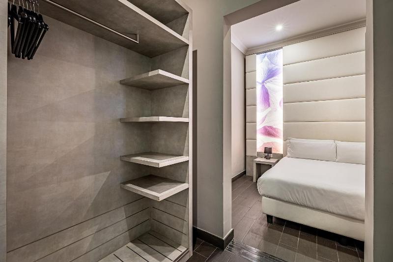 Standard Double Room image 4