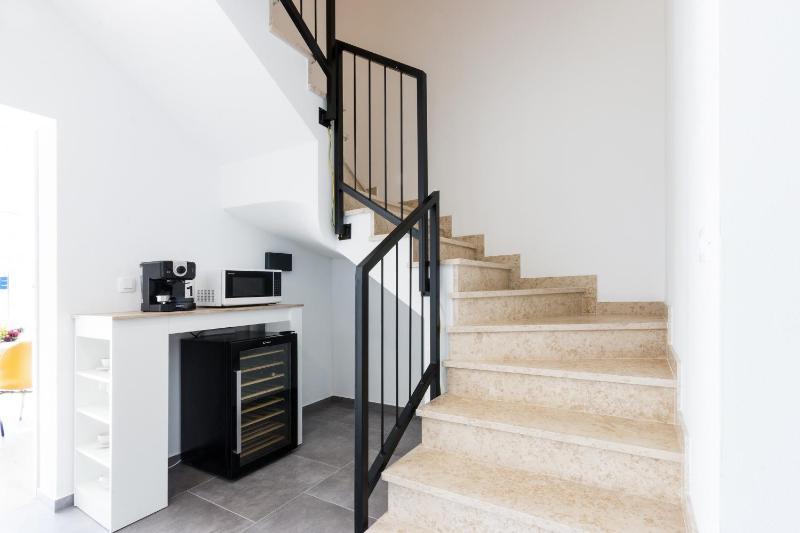 Villa Moderna near Pula for 8 people with 32 m2 private pool - image 12
