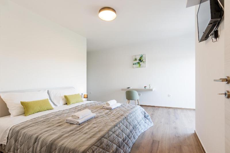 Villa Moderna near Pula for 8 people with 32 m2 private pool - image 26