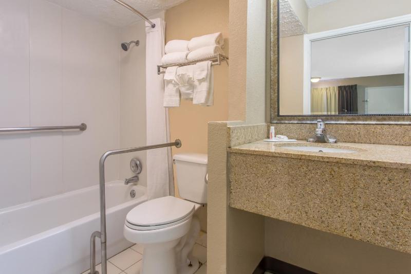 King Room - Mobility Access/Smoking image 2
