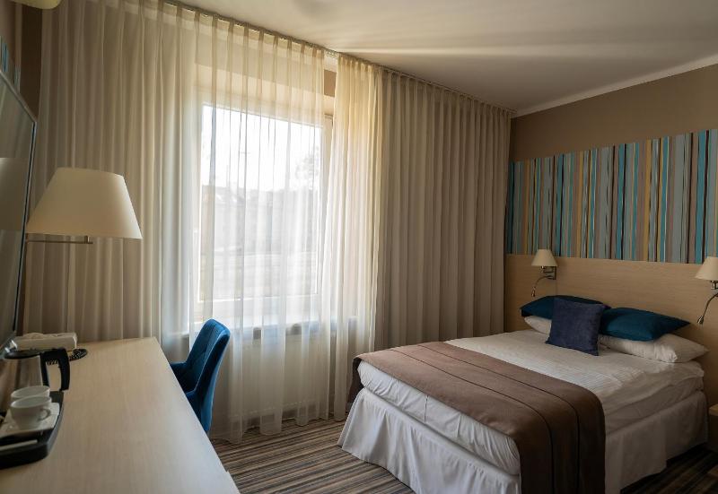 Standard single room with access to the wellness and fitness area image 3