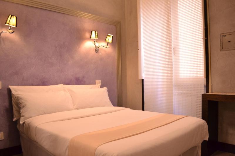 Small Double Room With Small Double Bed image 4