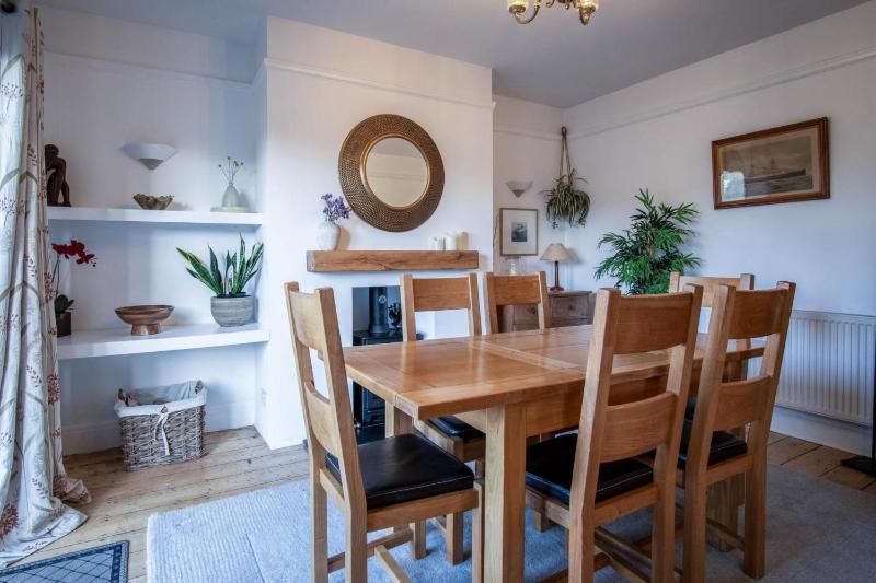 Little Glen - 3 Bedroom Holiday Home - Tenby - image 42