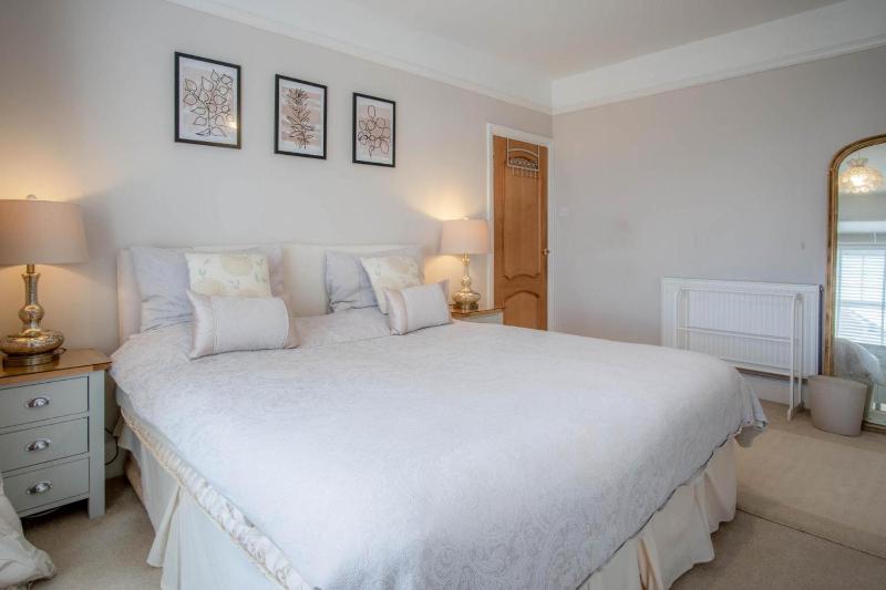 Little Glen - 3 Bedroom Holiday Home - Tenby - image 44